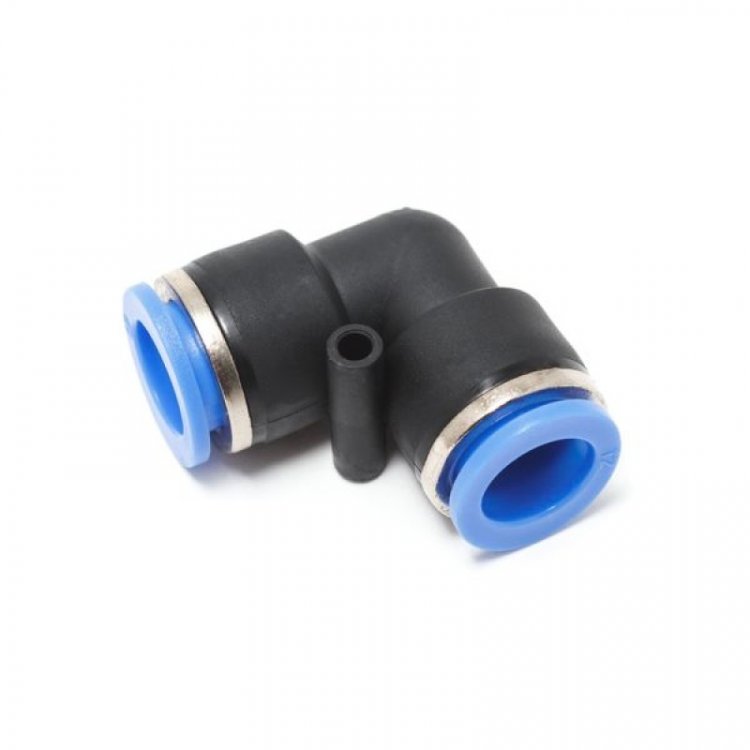 Фитинг угловой для пластиковых трубок 12мм
