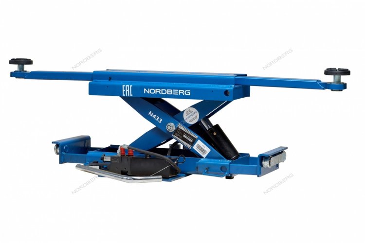 Траверса с ручным приводом г/п 3т. для подъемников N634, 4445J, 4450J, синяя N433_B Траверса с ручным приводом г/п 3т. для подъемников N634, 4445J, 4450J, синяя N433_B