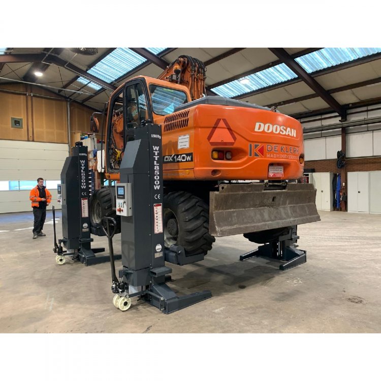 Колонны подкатные г/п 4х8,5 т. электрогидравлические беспроводные Колонны подкатные г/п 4х8,5 т. электрогидравлические беспроводные