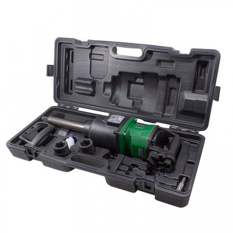 Пневмогайковерт ударный с длинным валом,реверсом и регулировкой усилия 1''+головки 32,33мм(3100Hм,3600об/мин,6.3bar,420 л/мин,16.3кг) Пневмогайковерт ударный с длинным валом,реверсом и регулировкой усилия 1''+головки 32,33мм(3100Hм,3600об/мин,6.3bar,420 л/мин,16.3кг)