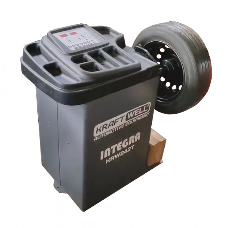 Балансировочный станок INTEGRA с ручным вводом параметров и цифровым дисплеем Балансировочный станок INTEGRA с ручным вводом параметров и цифровым дисплеем