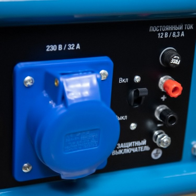 Бензиновый генератор Varteg G6500 - Бензиновый генератор Varteg G6500 (6.0 кВт / 6.5 кВт; 4Т двигатель 190F 420 куб.см 15 л.с.; алюминий; 2*230В/16А + 1*230В/32А + 12В/5А; ручной старт; стрелочный вольтметр; бак 25л) (арт. 6211) Бензиновый генератор Varteg G6500 - Бензиновый генератор Varteg G6500 (6.0 кВт / 6.5 кВт; 4Т двигатель 190F 420 куб.см 15 л.с.; алюминий; 2*230В/16А + 1*230В/32А + 12В/5А; ручной старт; стрелочный вольтметр; бак 25л) (арт. 6211)