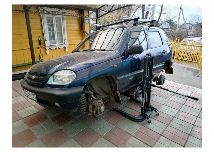 Подъемник мобильный г/п 820 кг. механический Подъемник мобильный г/п 820 кг. механический