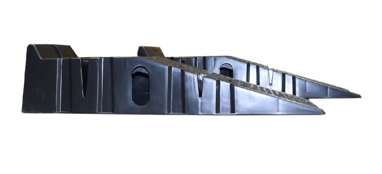 Трапы заездные пластиковые г/п 2,5 т.  комплект 2 шт.