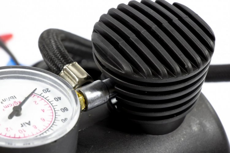 Компрессор автомобильный С-12, 12 В, 17 атм., 12 л/мин// Sparta Компрессор автомобильный С-12, 12 В, 17 атм., 12 л/мин// Sparta