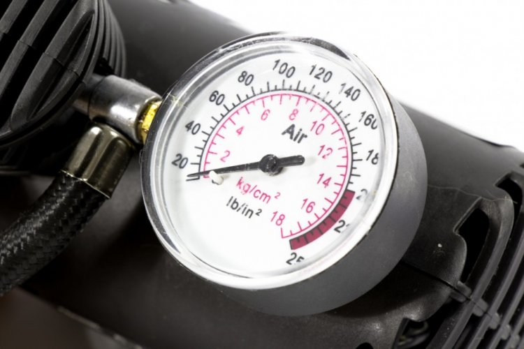 Компрессор автомобильный С-12, 12 В, 17 атм., 12 л/мин// Sparta Компрессор автомобильный С-12, 12 В, 17 атм., 12 л/мин// Sparta