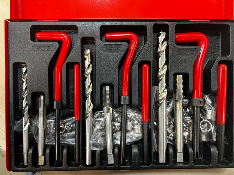 Набор для ремонта и восстановления резьбы 88 предметов, HOREX арт. № HZ 25.1.064W Набор для ремонта и восстановления резьбы 88 предметов, HOREX арт. № HZ 25.1.064W