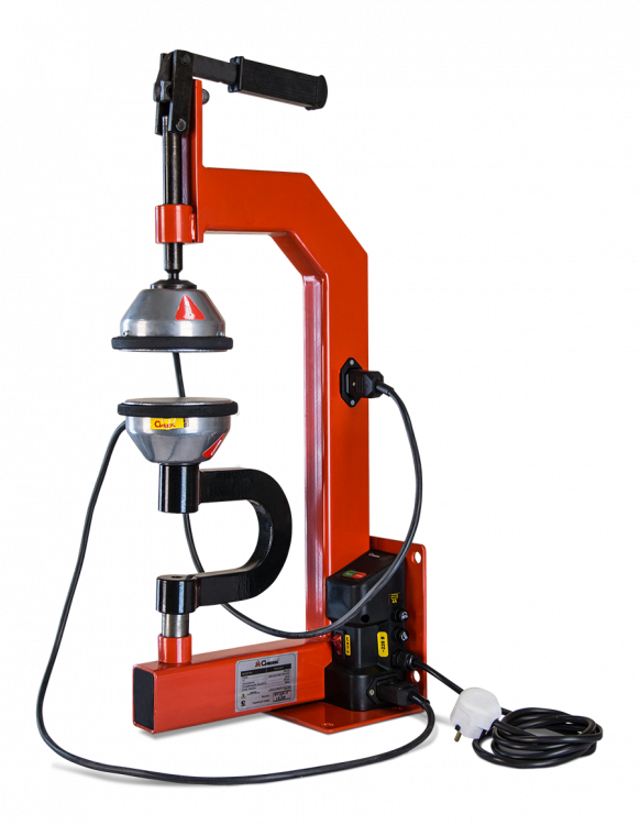 Пионер  (ВЭР6Т.000СБ) Электрический вулканизатор (220В, 840Вт с двумя нагр. элементами t=150ºС, таймером и скобой)