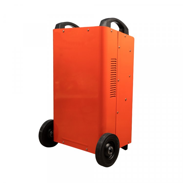 Пуско-зарядное устройство KVAZARRUS PowerBox 1000 - Напряжение, В / частота, Гц - 380 / 50 Мощность, кВт (зарядка / пуск) - 2,5 / 20 Ток зарядки, А - 100 Ток пуска, А - 1000 Напряжение зарядки, В - 12 / 24 Емкость заряжаемого аккумулятора, Ач (12В /