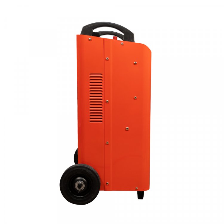 Пуско-зарядное устройство KVAZARRUS PowerBox 1000 - Напряжение, В / частота, Гц - 380 / 50 Мощность, кВт (зарядка / пуск) - 2,5 / 20 Ток зарядки, А - 100 Ток пуска, А - 1000 Напряжение зарядки, В - 12 / 24 Емкость заряжаемого аккумулятора, Ач (12В /