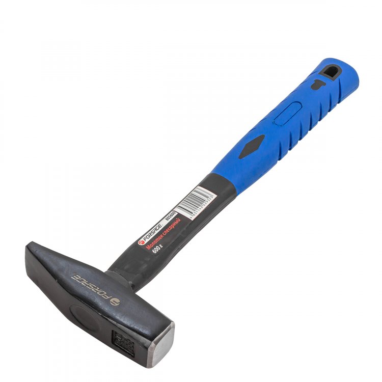 Молоток слесарный с фиберглассовой ручкой и резиновой противоскользящей накладкой (600г) Молоток слесарный с фиберглассовой ручкой и резиновой противоскользящей накладкой (600г)