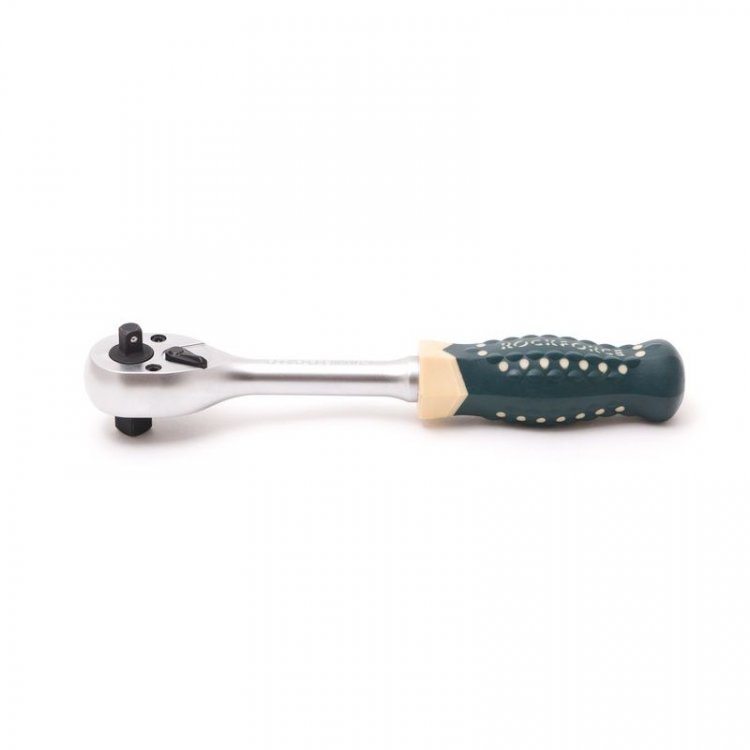 Трещотка реверсивная двухсторонняя с резиновой ручкой 1/4"-3/8" (72зуб.) Трещотка реверсивная двухсторонняя с резиновой ручкой 1/4"-3/8" (72зуб.)