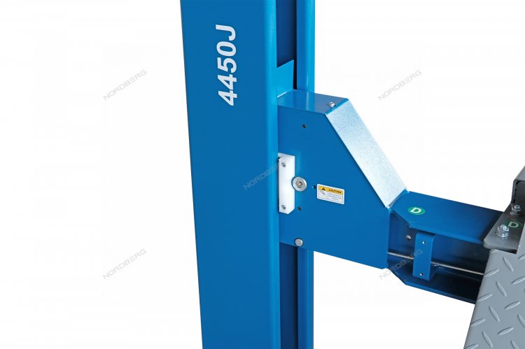 Подъемник 4-стоечный 5 т, c ручной траверсой 3 т N433, для сход-развала, пневмостопоры, 380 В, синий 4450J_AB(M) Подъемник 4-стоечный 5 т, c ручной траверсой 3 т N433, для сход-развала, пневмостопоры, 380 В, синий 4450J_AB(M)