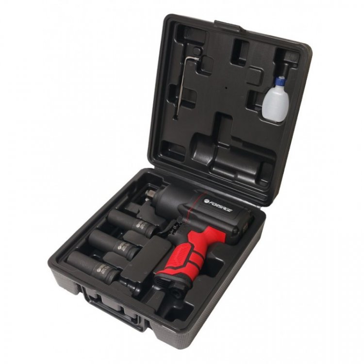 Пневмогайковерт ударный"Twin Hammer"с регулировкой усилия в облегченном корпусе 1/2"+набор головок(17,19,21мм,1450Hм,7000об/мин,6.3bar,198л/мин,вес2кг Пневмогайковерт ударный"Twin Hammer"с регулировкой усилия в облегченном корпусе 1/2"+набор головок(17,19,21мм,1450Hм,7000об/мин,6.3bar,198л/мин,вес2кг