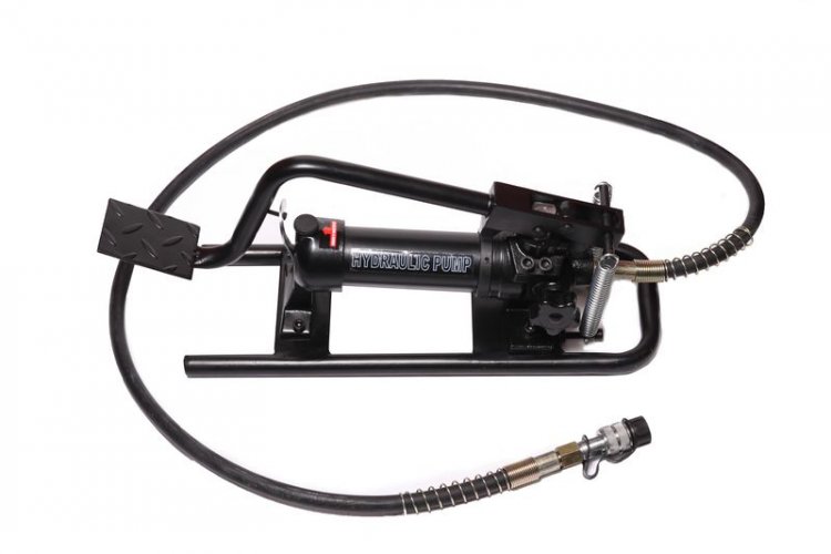 Насос гидравлический ножной (20-700bar,емкость масла-0.6л, длина-550мм,ширина-150мм,высота-300мм) Насос гидравлический ножной (20-700bar,емкость масла-0.6л, длина-550мм,ширина-150мм,высота-300мм)