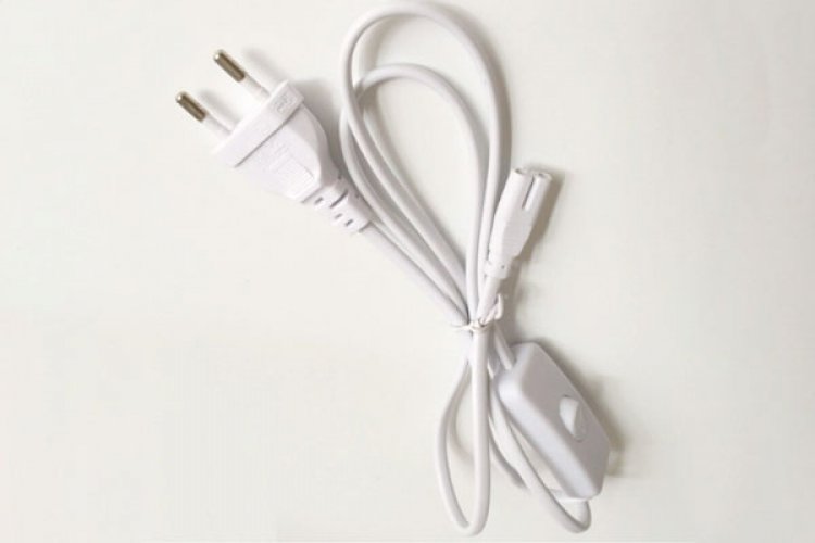 Шнур сетевой 220V с выключателем, евро вилка С7 тип восьмерка. Провод мягкий, длина 1.5 метра