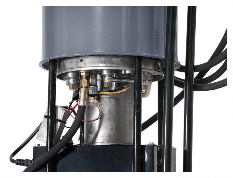 Нагнетатель солидола с электроприводом, 24В, 20 л. Нагнетатель солидола с электроприводом, 24В, 20 л.