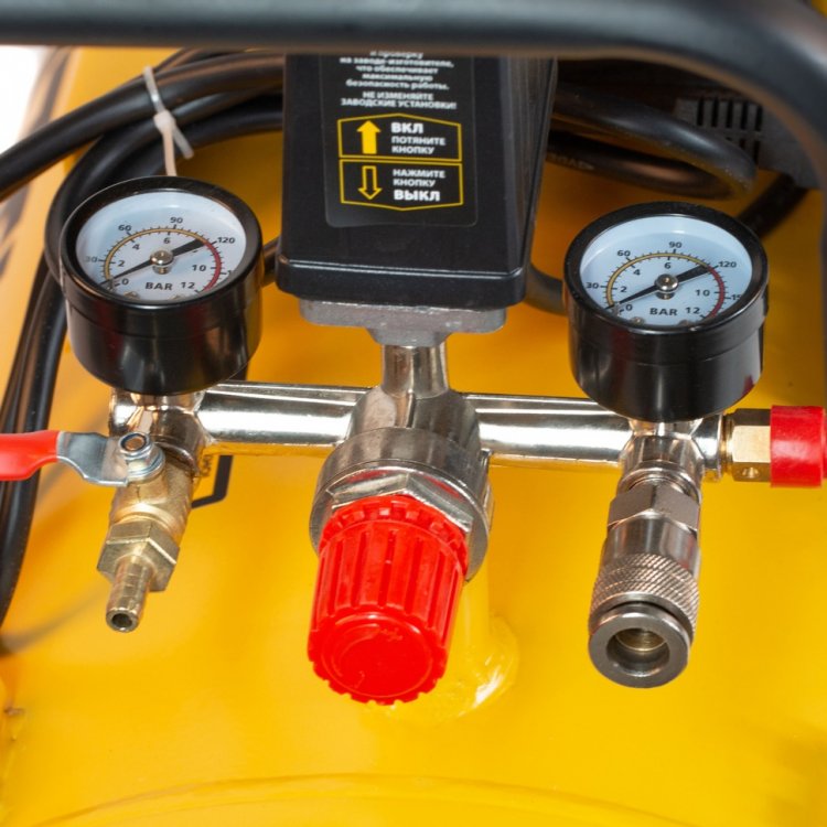 Компрессор воздушный рем. привод BCV2200/100, 2,2 кВт, 100 литров, 370 л/мин// Denzel Компрессор воздушный рем. привод BCV2200/100, 2,2 кВт, 100 литров, 370 л/мин// Denzel