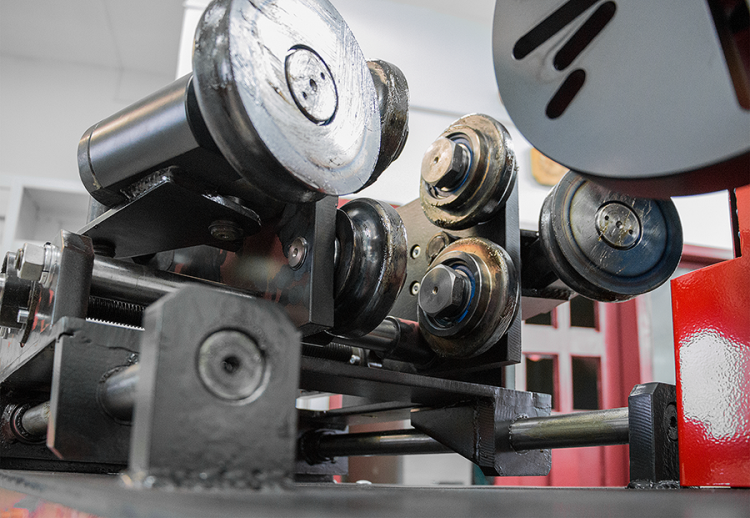 Премьер-Мини  (ДП10.000.000 СБ) Стенд для правки дисков (электрический стенд (220в / 380в) с винтовым приводом роликов для прокатки стальных дисков)