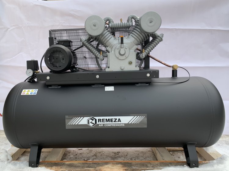 Компрессор поршневой 500.LT100 REMEZA (Белоруссия): 1400 л/мин., 10 бар, ресивер 500 л., 7,5 кВт, 380В, габариты без упак. 2000x615x1250 мм, 340 кг. Компрессор поршневой 500.LT100 REMEZA (Белоруссия): 1400 л/мин., 10 бар, ресивер 500 л., 7,5 кВт, 380В, габариты без упак. 2000x615x1250 мм, 340 кг.