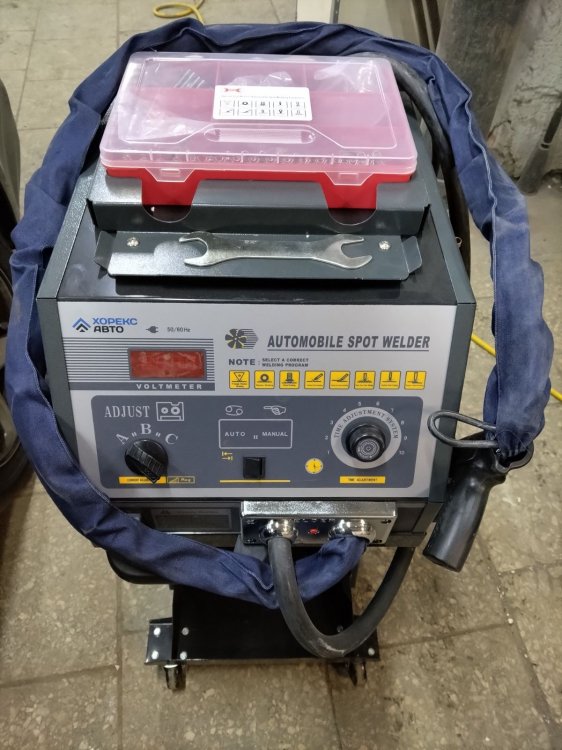 Аппарат для контактной точечной сварки кузова автомобиля 220 V (споттер) , модель FY-8000, арт. № HZ 18.604 horex Аппарат для контактной точечной сварки кузова автомобиля 220 V (споттер) , модель FY-8000, арт. № HZ 18.604 horex