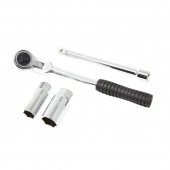 Набор инструментов для свечей зажигания 4 пр.(3/8", 16мм, 21мм, удлинитель-150мм, трещотка шарнирная-225мм), в блистере Набор инструментов для свечей зажигания 4 пр.(3/8", 16мм, 21мм, удлинитель-150мм, трещотка шарнирная-225мм), в блистере