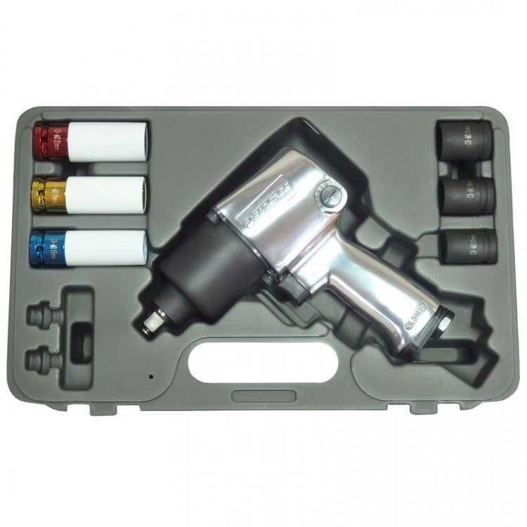 Пневмогайковерт 813Нм 1/2" (потребление 120л/мин) с комплектом головок 7пр.(17,19,21мм+17,19,21мм для литых дисков) Пневмогайковерт 813Нм 1/2" (потребление 120л/мин) с комплектом головок 7пр.(17,19,21мм+17,19,21мм для литых дисков)