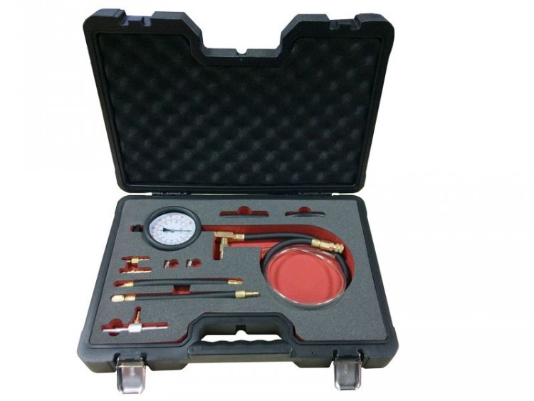 Тестер давления топлива, 10пр. (0-7 bar) в кейсе Тестер давления топлива, 10пр. (0-7 bar) в кейсе