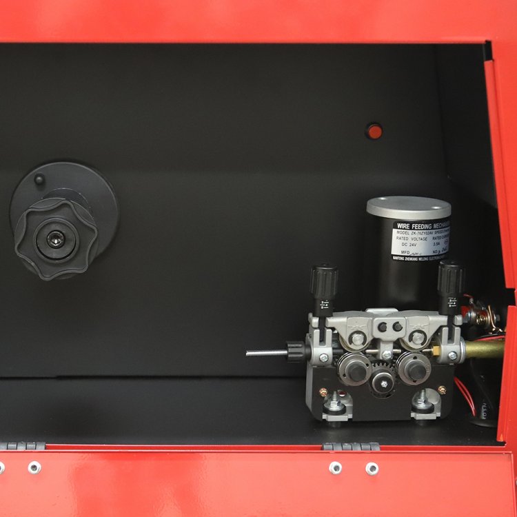 Сварочный полуавтомат UNO MIG 250 DOUBLE PULSE - Управляемый перенос металла: сварка без брызг, MIG PULSE/Double Pulse. Синергетическая система управления: выбор материала и газа. Мягкий старт. Дожиг проволоки. Заварка кратера. Продувка до/после свар