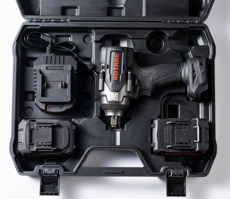 RC8803 Гайковерт аккумуляторный