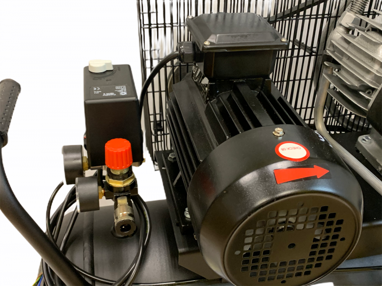 Компрессор поршневой 50.LB40 REMEZA (Белоруссия): 580 л/мин., 10 бар, ресивер 50 л., 3 кВт, 380В, габариты без упак. 900x450x800 мм, 92 кг. Компрессор поршневой 50.LB40 REMEZA (Белоруссия): 580 л/мин., 10 бар, ресивер 50 л., 3 кВт, 380В, габариты без упак. 900x450x800 мм, 92 кг.