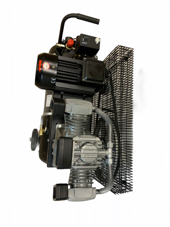 Компрессор поршневой 50.LB40 REMEZA (Белоруссия): 580 л/мин., 10 бар, ресивер 50 л., 3 кВт, 380В, габариты без упак. 900x450x800 мм, 92 кг. Компрессор поршневой 50.LB40 REMEZA (Белоруссия): 580 л/мин., 10 бар, ресивер 50 л., 3 кВт, 380В, габариты без упак. 900x450x800 мм, 92 кг.