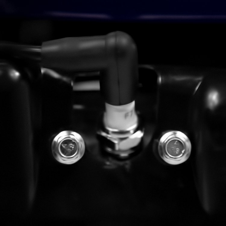 Электростанция бензиновая Varteg G950, Китай - Бензиновый генератор VARTEG G950 (600 Вт / 800 Вт; 1 * 230 В / 16 А + 12 В / 5А (провода в комплекте); 2T (!); ручка; стрелочный вольтметр; 4.2 л топливный бак) (арт. 5817)