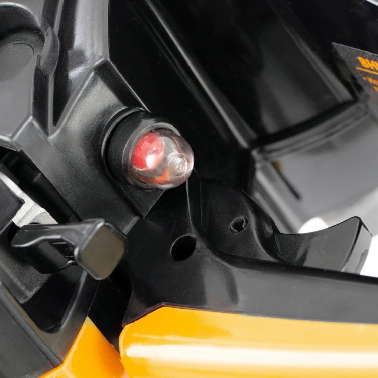 Пила цепная бензиновая DGS-5218, шина 45 см, 52см3, 3,5 л.с., шаг 0,325, паз 1,5 мм, 72 зв// Denzel