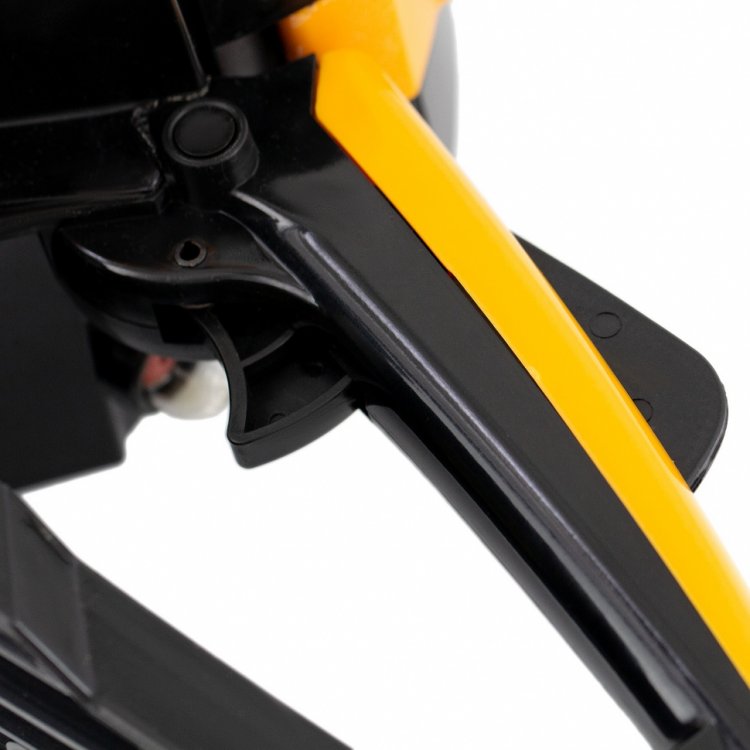 Пила цепная бензиновая DGS-5218, шина 45 см, 52см3, 3,5 л.с., шаг 0,325, паз 1,5 мм, 72 зв// Denzel