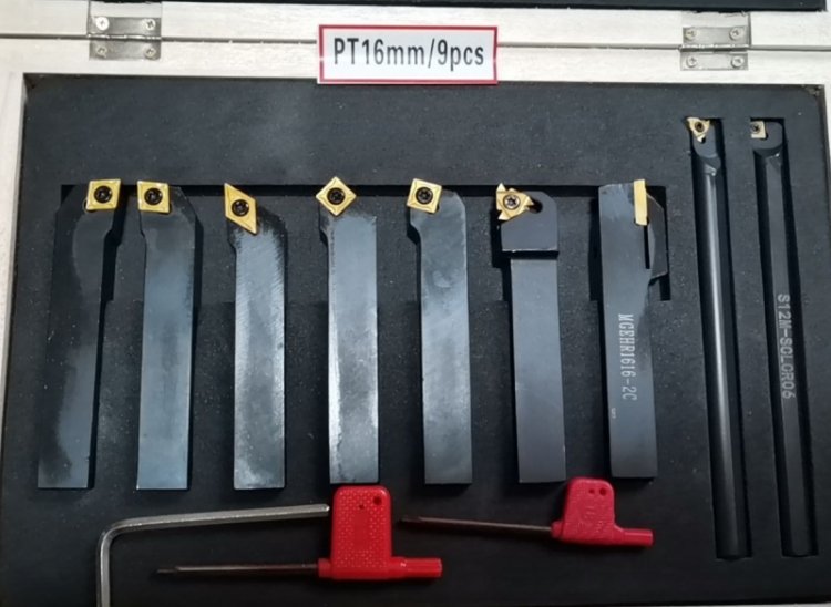 Набор резцов с мех.креплением пластин с покрытием, сечение 16х16 мм, 9 шт. Набор резцов с мех.креплением пластин с покрытием, сечение 16х16 мм, 9 шт.