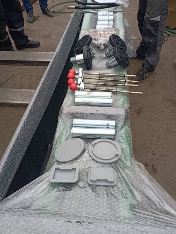 Подъемник двухстоечный электрогидравлический 4 т UNITE U-T40G, horex