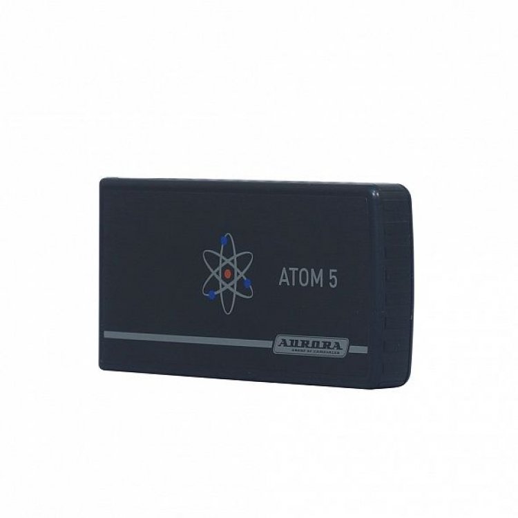 ATOM 05 пусковое устройство нового поколения 12В, 5000мАч, 18.5Вт*ч, 150/300А