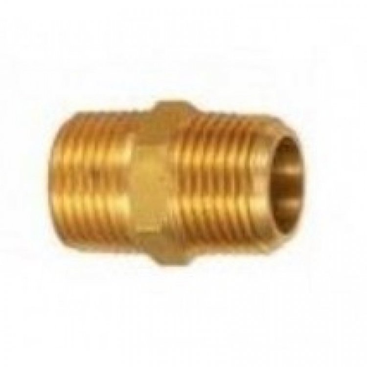 Штуцер латунный с наружными резьбами 3/8" X 1/4" (конус)