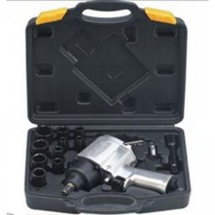 1/2" Пневмогайковерт 720Нм с набором ударных головок 12пр. (головки-10мм,11мм,13мм,14мм,17мм,19мм,22мм,24мм) 1/2" Пневмогайковерт 720Нм с набором ударных головок 12пр. (головки-10мм,11мм,13мм,14мм,17мм,19мм,22мм,24мм)