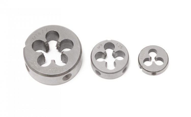 Плашка M4x0.7 Ø20,в пластиковом футляре