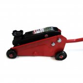 Домкрат подкатной гидравлический 2,5т ''Компакт''для кроссоверов и микроавтобусов +чехол для хранения(h min 135мм,h max 395) Домкрат подкатной гидравлический 2,5т ''Компакт''для кроссоверов и микроавтобусов +чехол для хранения(h min 135мм,h max 395)