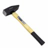 Молоток слесарный с деревянной ручкой и пластиковой защитой у основания (1500г)
