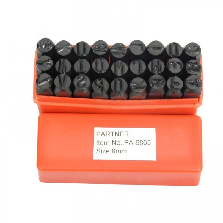 Набор буквенных штампов 27пр. (8мм)(латиница),в пластиковом футляре