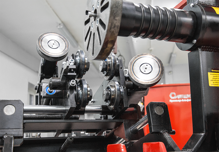 Премьер-Альфа-Т  (ДП6.0.000ТСБ) Стенд для правки дисков (Универсальный, электрогидравлический стенд 380В для легкосплавных и стальных штампованных дисков с токарным модулем) Премьер-Альфа-Т  (ДП6.0.000ТСБ) Стенд для правки дисков (Универсальный, электрогидравлический стенд 380В для легкосплавных и стальных штампованных дисков с токарным модулем)