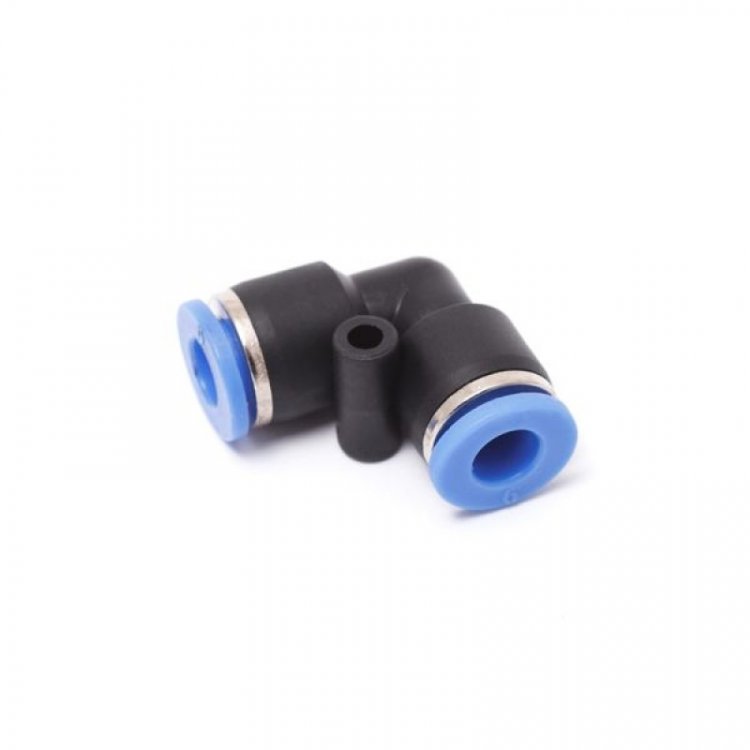 Фитинг угловой для пластиковых трубок 10мм Фитинг угловой для пластиковых трубок 10мм