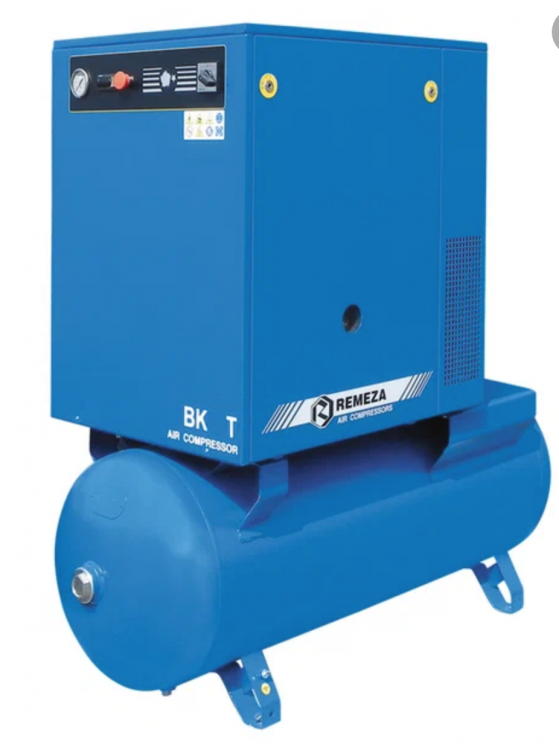 Винтовой компрессор ВК7Т-10-270, ресивер 270 литров , производительность 700л/мин,  рабочее давление 10 бар, мощность двигателя 5,5кВт, вес 320 кг, габариты 1700х680х1500мм. REMEZA, Республика Беларусь