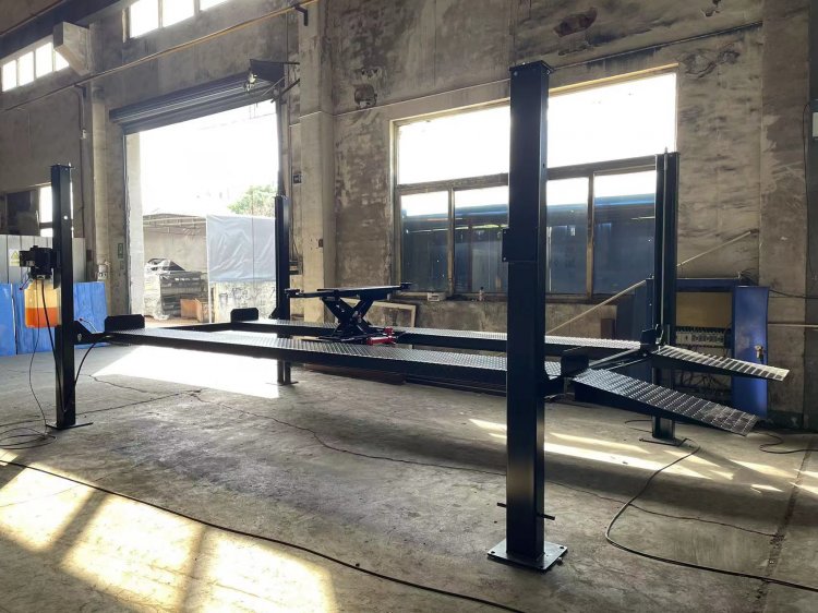 Подъемник четырехстоечный г/п 4000 кг. платформы гладкие с траверсой