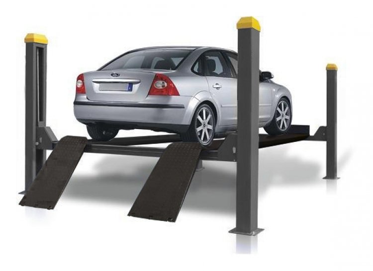 Подъемник четырехстоечный г/п 4000 кг. платформы гладкие с траверсой