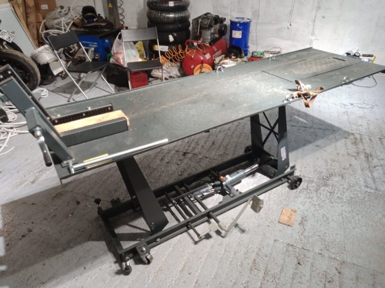 Подъемник гидравлический для мотоциклов г/п 450 кг, модель T61008, арт. HL-0.54 HZ Подъемник гидравлический для мотоциклов г/п 450 кг, модель T61008, арт. HL-0.54 HZ